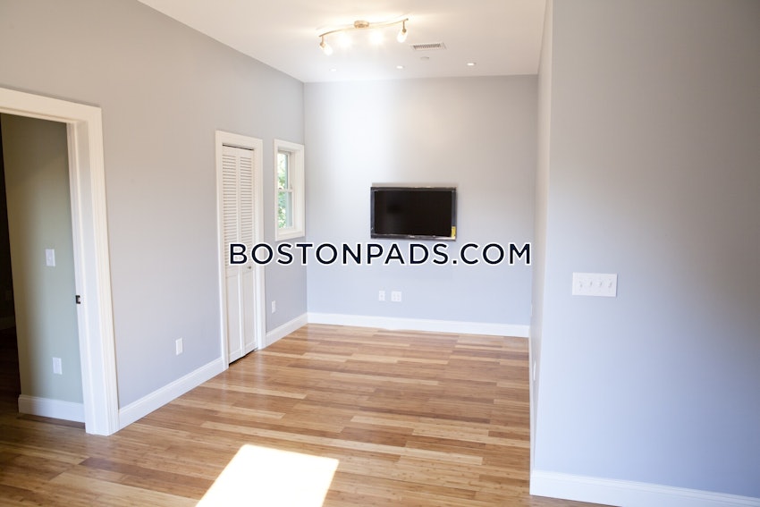 BOSTON - JAMAICA PLAIN - HYDE SQUARE - 3 Beds, 1.5 Baths - Image 3