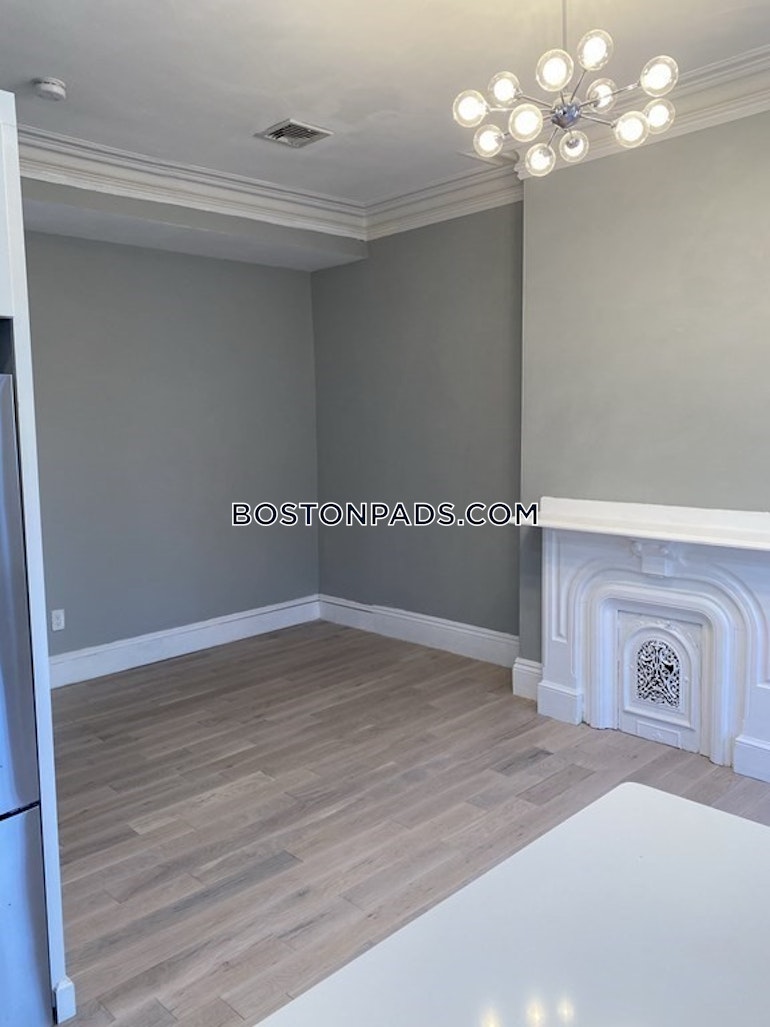 Wigglesworth St. Roxbury Crossing