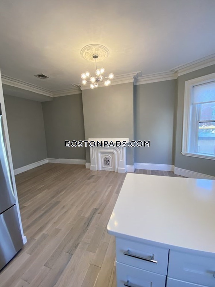 Wigglesworth St., Roxbury Crossing