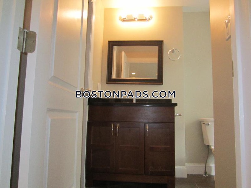 BOSTON - BAY VILLAGE - 1 Bed, 1 Bath - Image 17