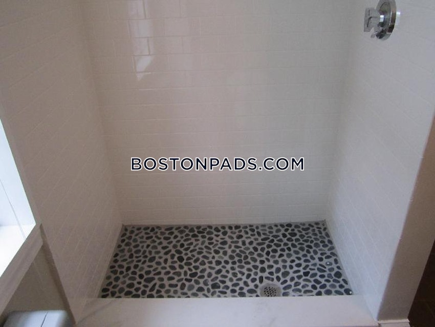 BOSTON - BAY VILLAGE - 1 Bed, 1 Bath - Image 16