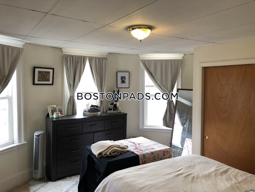 SOMERVILLE - WINTER HILL - 1 Bed, 1 Bath - Image 4