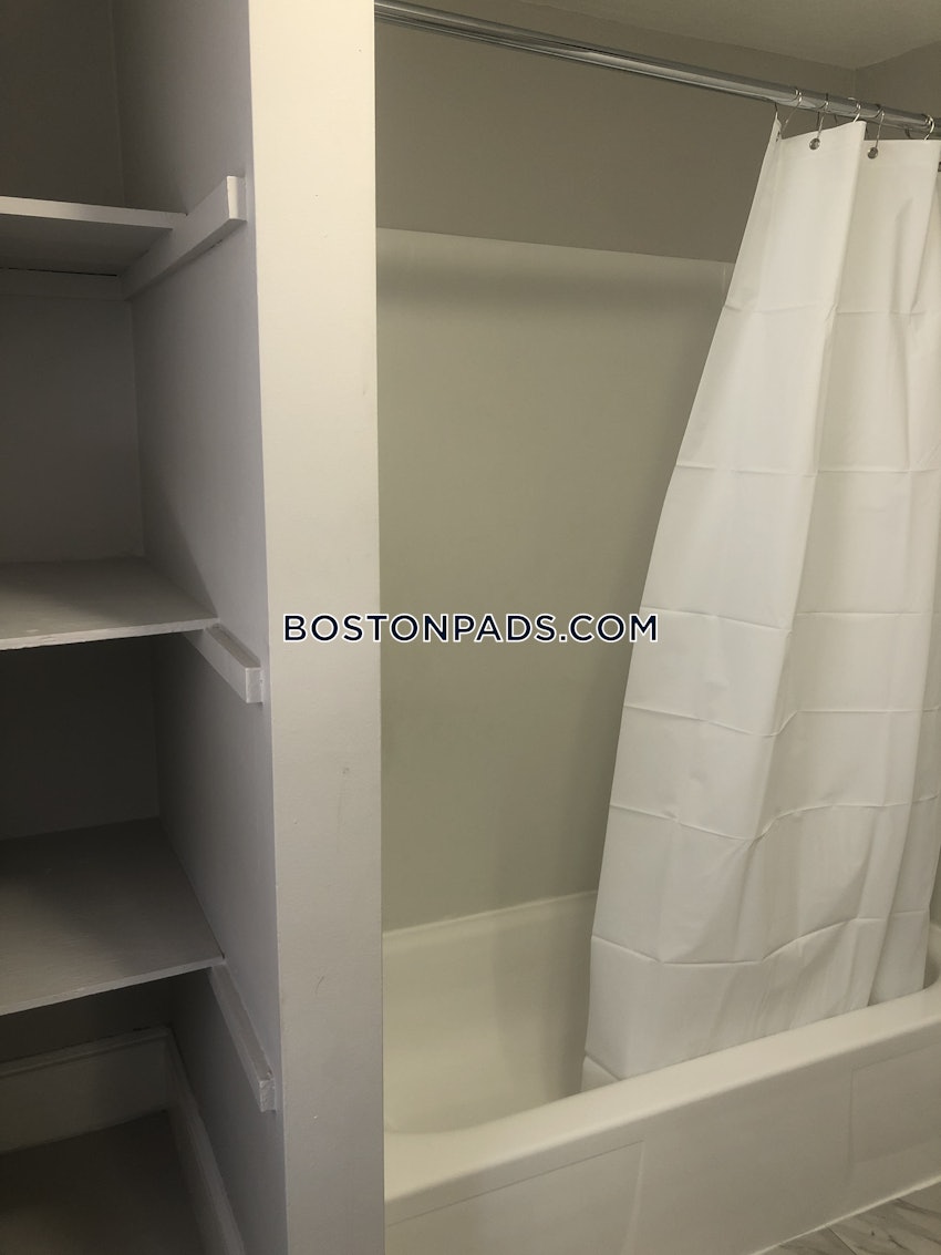 BOSTON - BRIGHTON - OAK SQUARE - 4 Beds, 1 Bath - Image 12