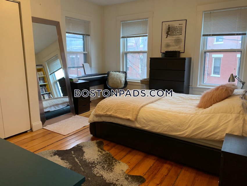 CHELSEA - 2 Beds, 1 Bath - Image 8