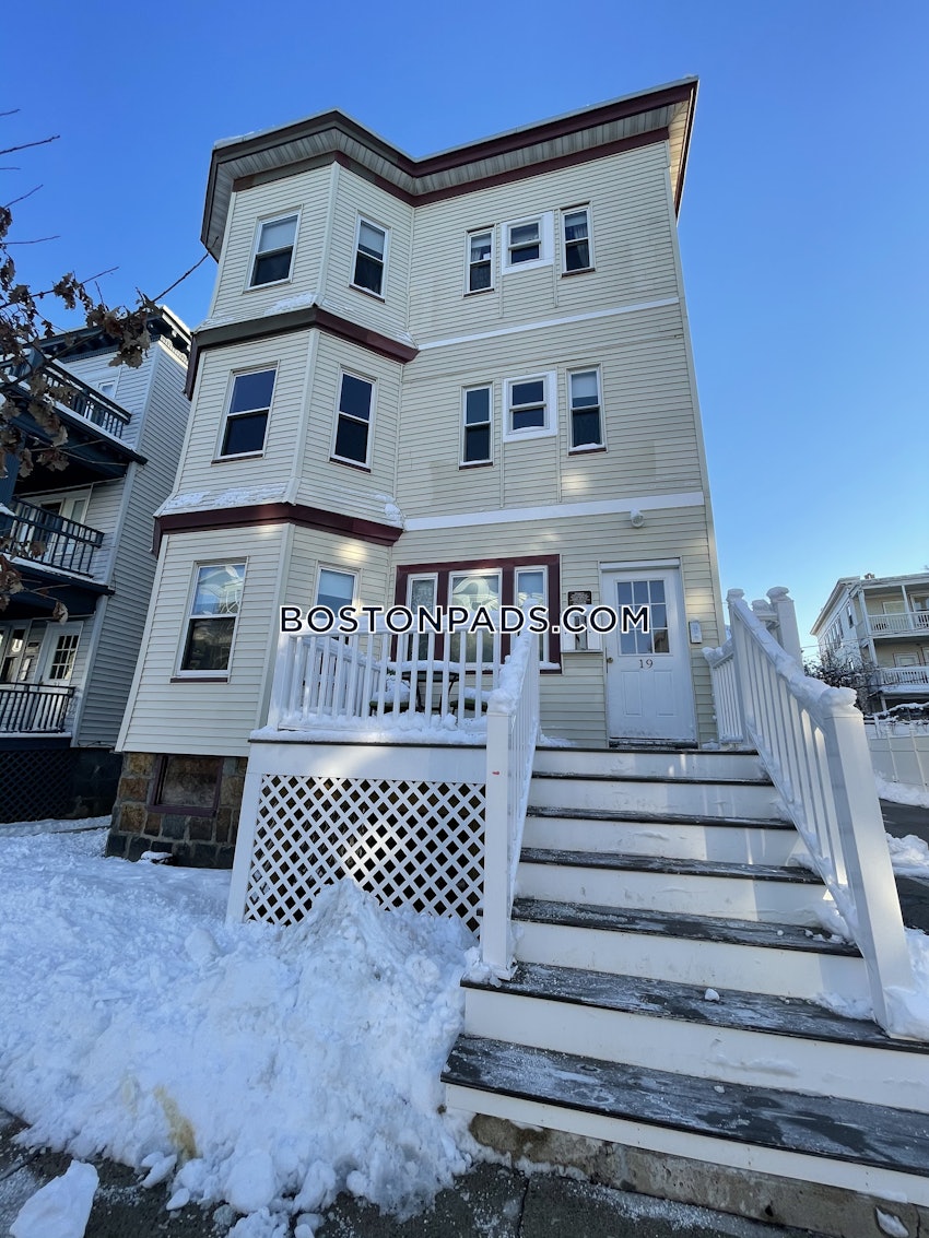 BOSTON - DORCHESTER - UPHAMS CORNER - 4 Beds, 2 Baths - Image 9