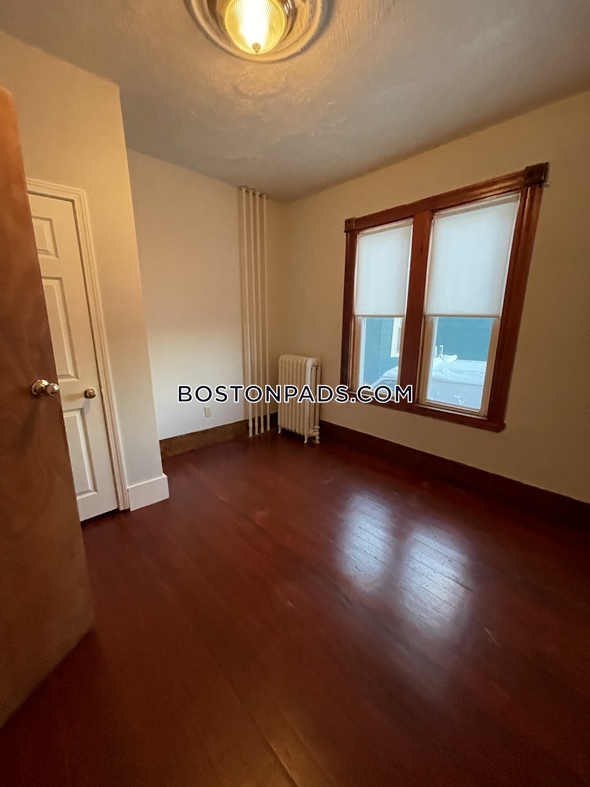 BOSTON - DORCHESTER - UPHAMS CORNER - 4 Beds, 2 Baths - Image 10