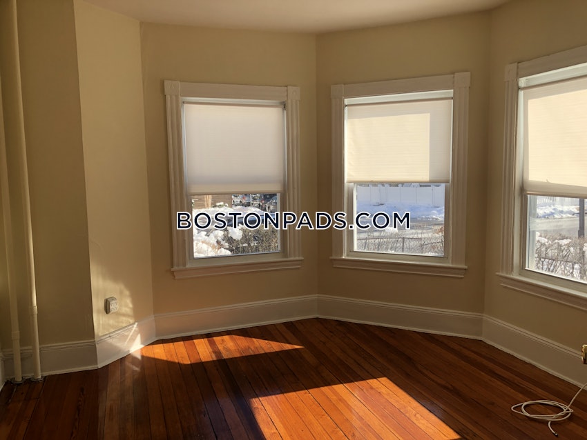 BOSTON - ALLSTON - 4 Beds, 2 Baths - Image 16