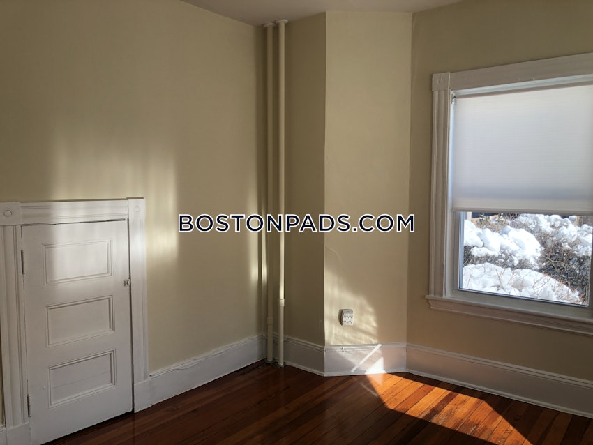 BOSTON - ALLSTON - 4 Beds, 2 Baths - Image 20