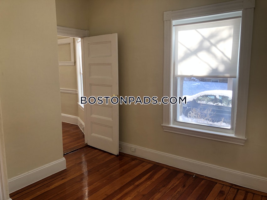 BOSTON - ALLSTON - 4 Beds, 2 Baths - Image 18