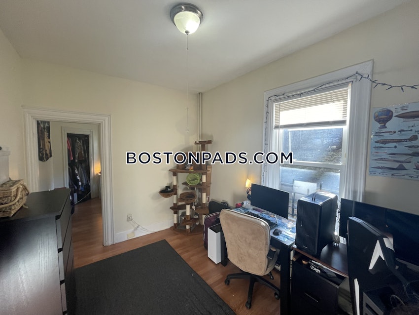 BOSTON - MISSION HILL - 3 Beds, 1 Bath - Image 3