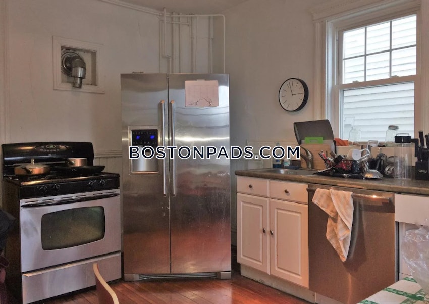 CAMBRIDGE - CENTRAL SQUARE/CAMBRIDGEPORT - 3 Beds, 1 Bath - Image 2