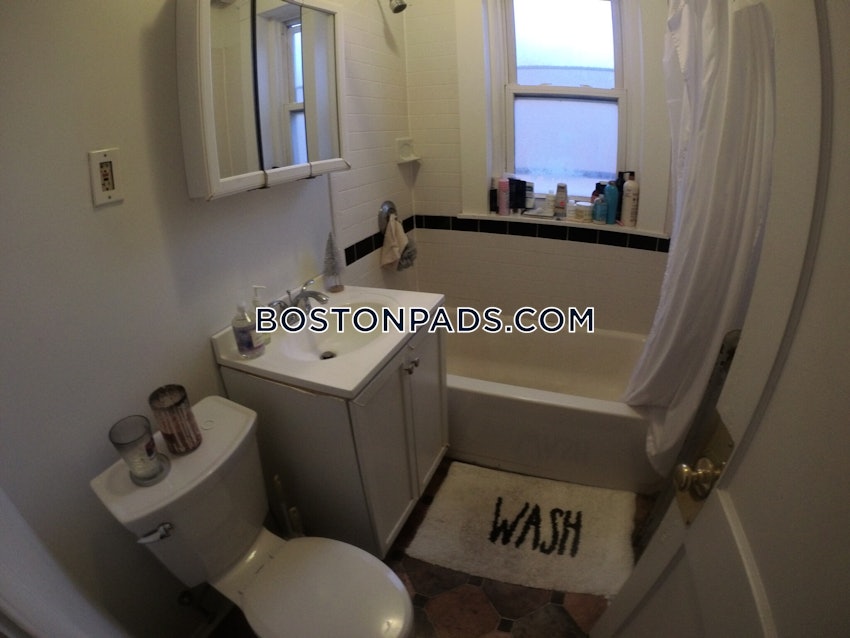 BROOKLINE- BOSTON UNIVERSITY - 3 Beds, 1.5 Baths - Image 4
