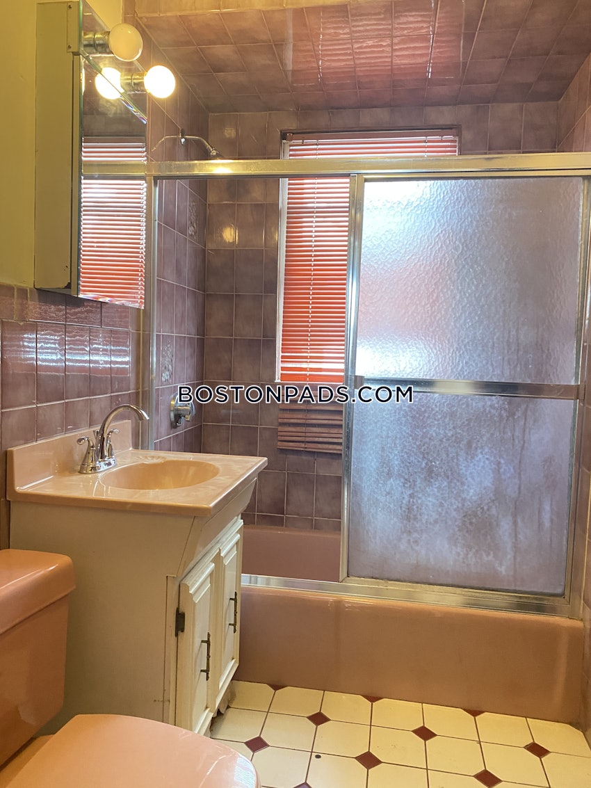 WATERTOWN - 4 Beds, 2 Baths - Image 7