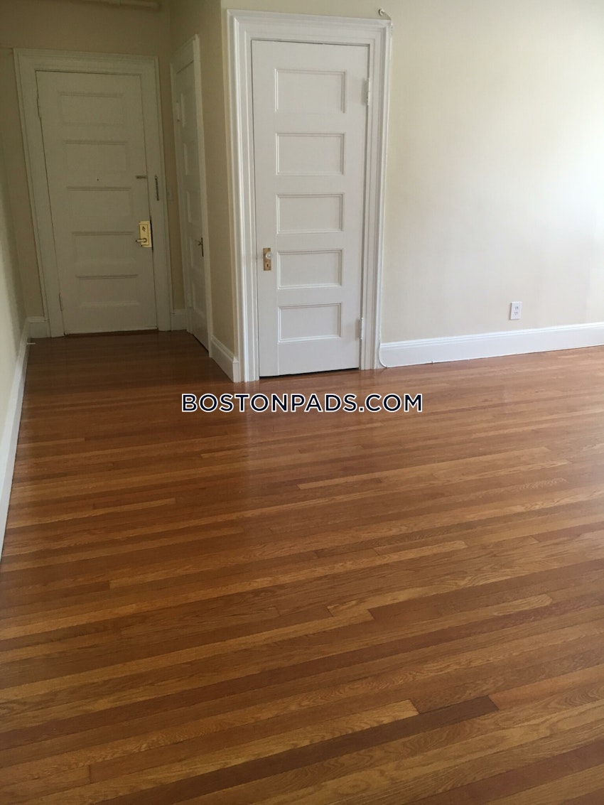 BROOKLINE- COOLIDGE CORNER - 1 Bed, 1 Bath - Image 15