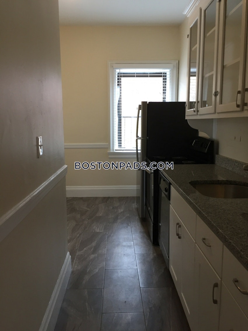 BROOKLINE- COOLIDGE CORNER - 1 Bed, 1 Bath - Image 5