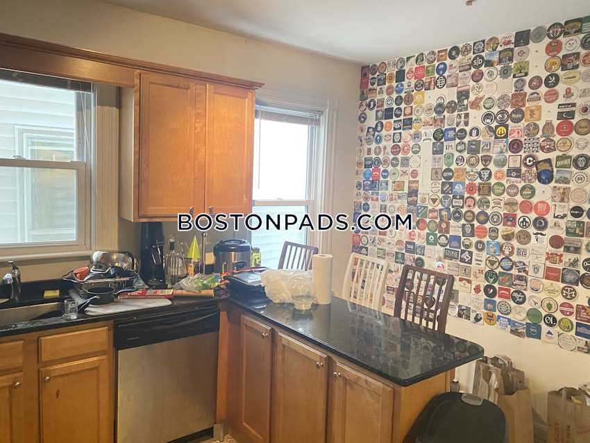 BOSTON - MISSION HILL - 3 Beds, 1 Bath - Image 10