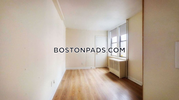 Commonwealth Ave., Boston