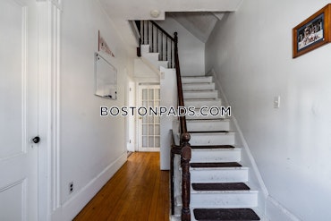 Boston - 4 Beds, 2 Baths