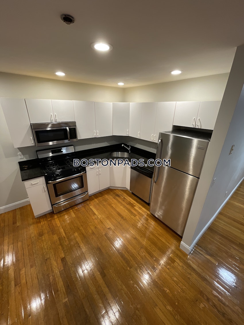 BOSTON - SOUTH BOSTON - WEST SIDE - 3 Beds, 1 Bath - Image 32