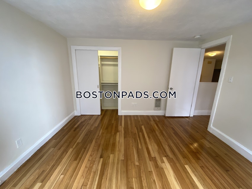 BROOKLINE- WASHINGTON SQUARE - 3 Beds, 2 Baths - Image 5