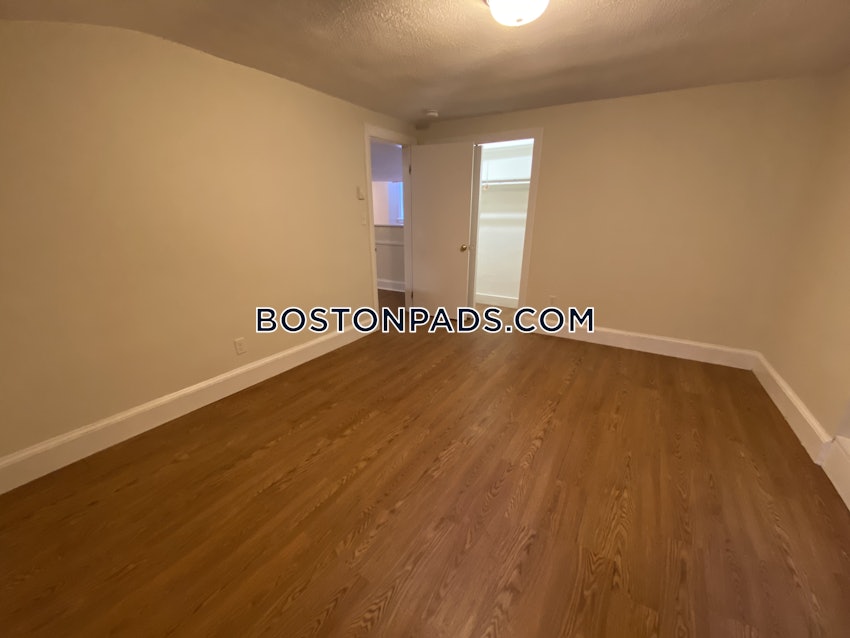 BROOKLINE- WASHINGTON SQUARE - 3 Beds, 2 Baths - Image 8