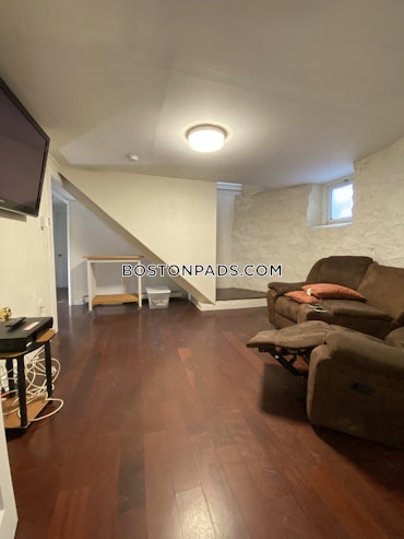 Boston - 6 Beds, 2 Baths