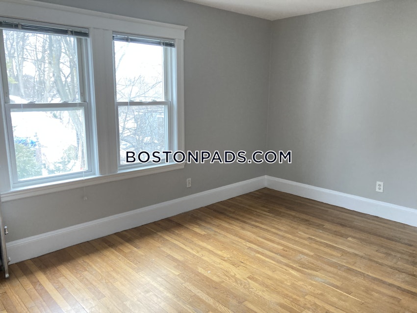 BOSTON - BRIGHTON - OAK SQUARE - 3 Beds, 1 Bath - Image 11