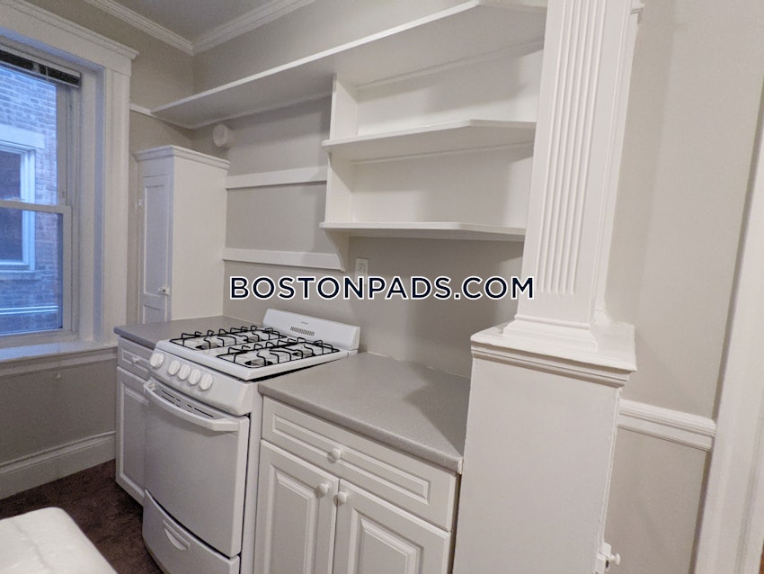 CAMBRIDGE - HARVARD SQUARE - 1 Bed, 1 Bath - Image 10