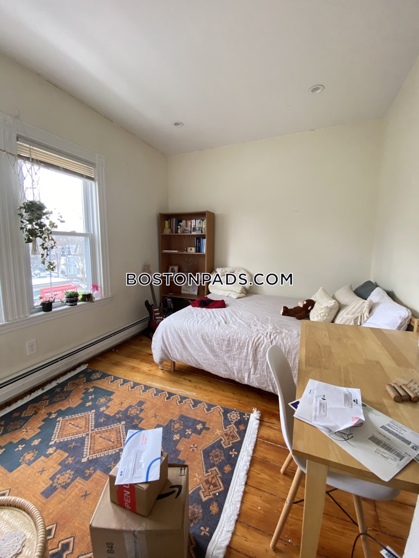 CAMBRIDGE - CENTRAL SQUARE/CAMBRIDGEPORT - 3 Beds, 1.5 Baths - Image 8