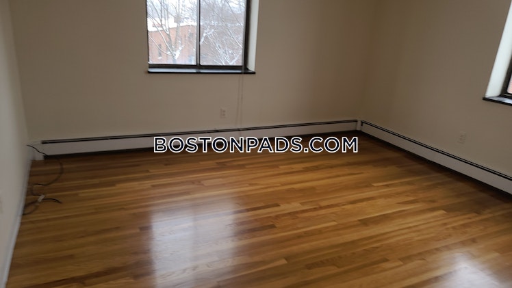 Riverside St, Watertown