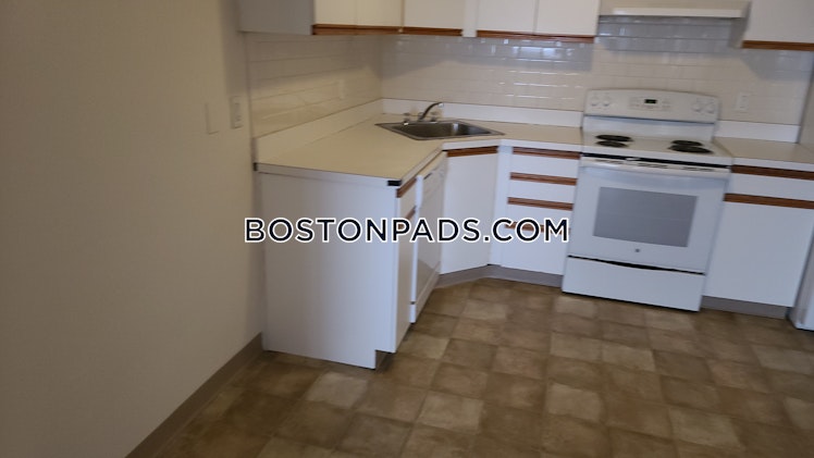 Riverside St, Watertown