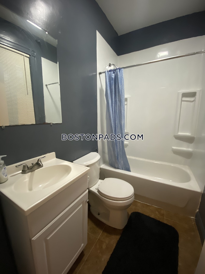 BOSTON - MISSION HILL - 4 Beds, 2 Baths - Image 57