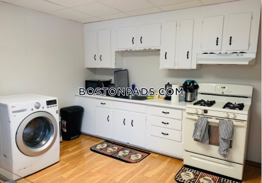 BOSTON - DORCHESTER/SOUTH BOSTON BORDER - 1 Bed, 1 Bath - Image 4