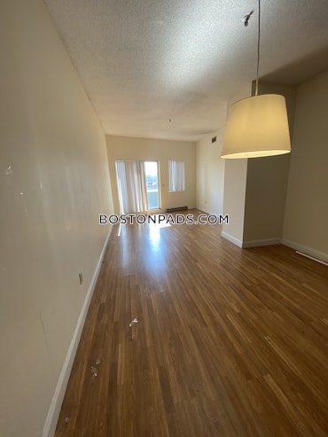 Boston - 2 Beds, 2 Baths