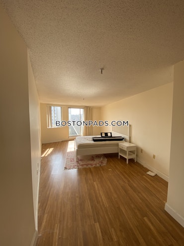 Boston - 2 Beds, 2 Baths