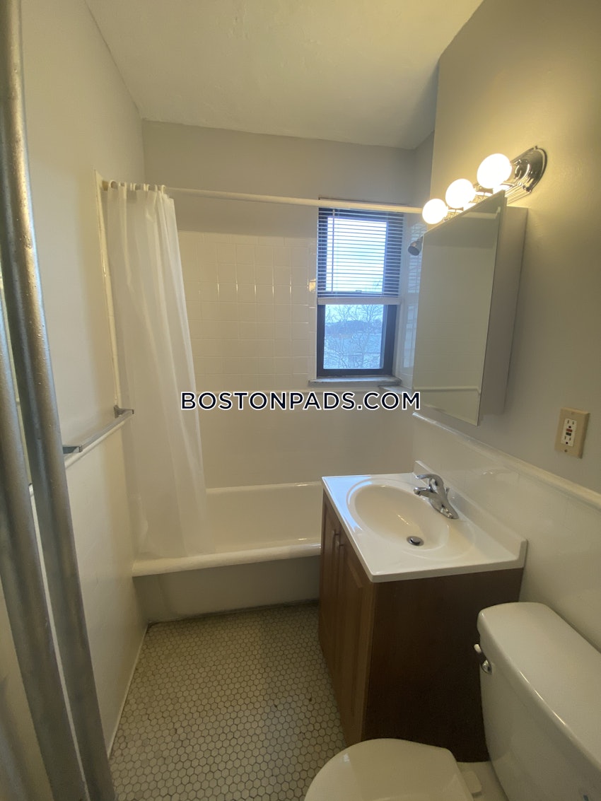 LYNN - 1 Bed, 1 Bath - Image 10