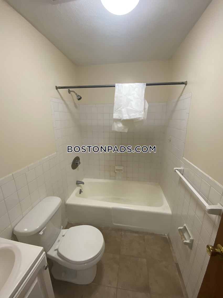 WOBURN - 1 Bed, 1 Bath - Image 16