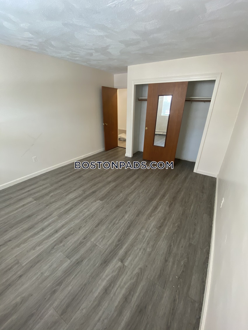 WOBURN - 1 Bed, 1 Bath - Image 9