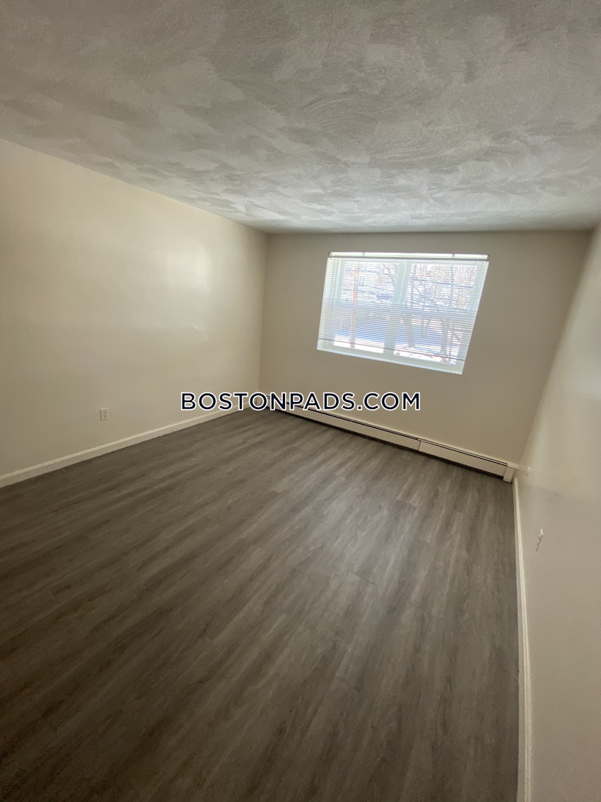 WOBURN - 1 Bed, 1 Bath - Image 13