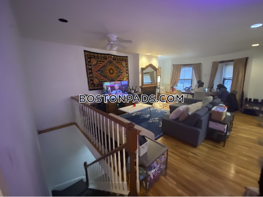 BOSTON - NORTHEASTERN/SYMPHONY - 5 Beds, 2 Baths - Image 3