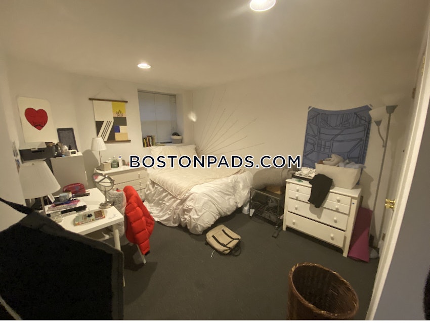 BOSTON - NORTHEASTERN/SYMPHONY - 5 Beds, 2 Baths - Image 8