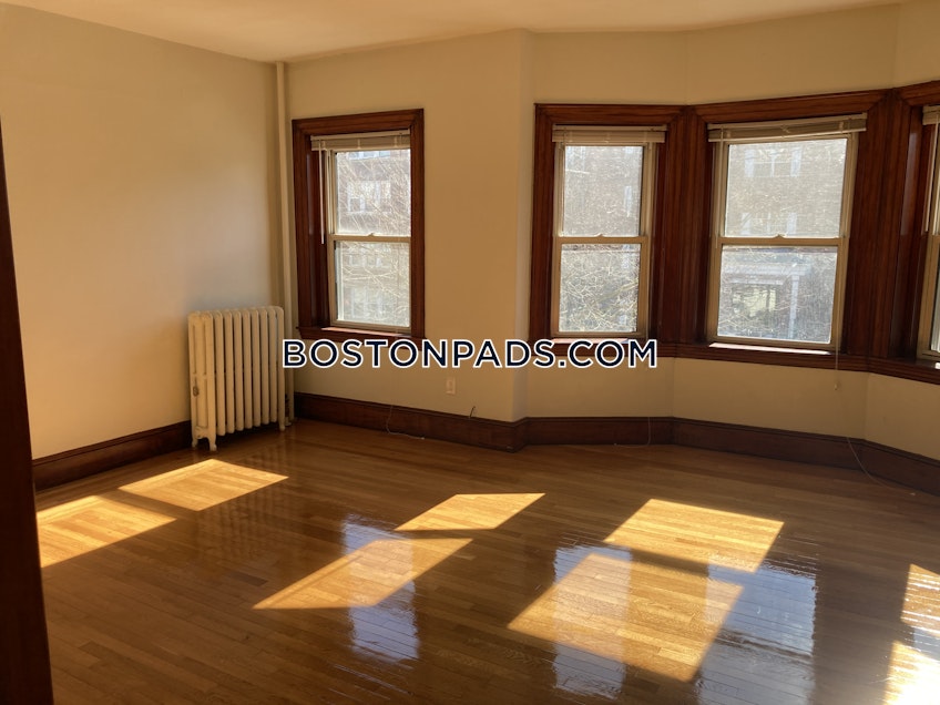 Somerville - $4,200+ /month
