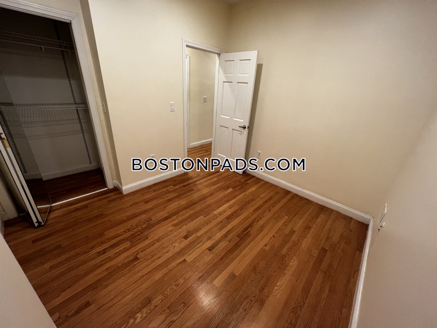 BROOKLINE - CLEVELAND CIRCLE - 4 Beds, 2 Baths - Image 14