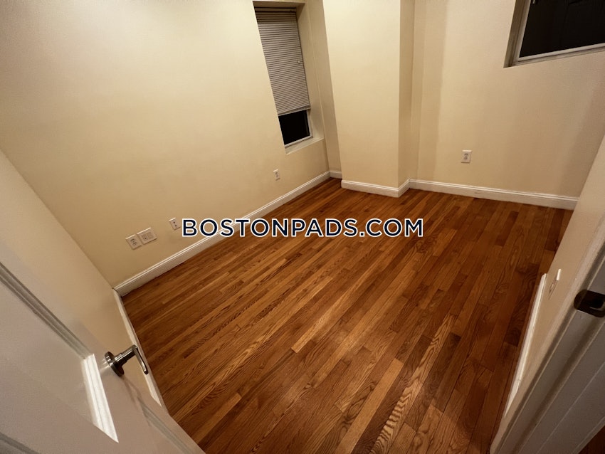 BROOKLINE - CLEVELAND CIRCLE - 4 Beds, 2 Baths - Image 12