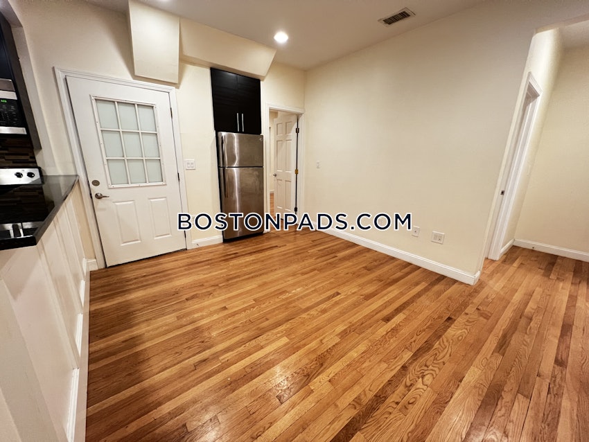 BROOKLINE - CLEVELAND CIRCLE - 4 Beds, 2 Baths - Image 4