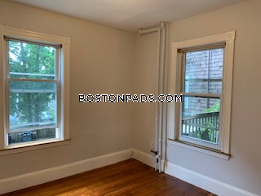 BOSTON - MISSION HILL - 3 Beds, 1 Bath - Image 3