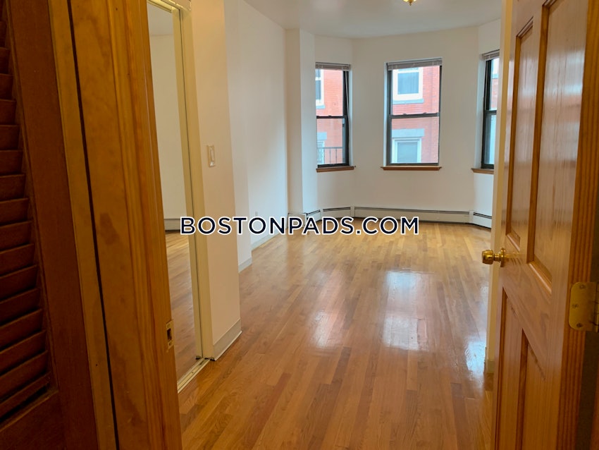 BOSTON - NORTH END - 1 Bed, 1 Bath - Image 9