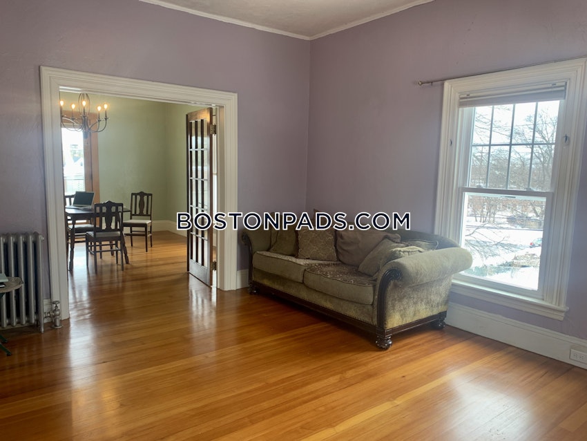 MALDEN - 3 Beds, 1 Bath - Image 1