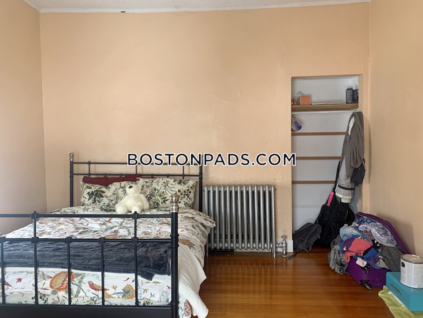 MALDEN - 3 Beds, 1 Bath - Image 2