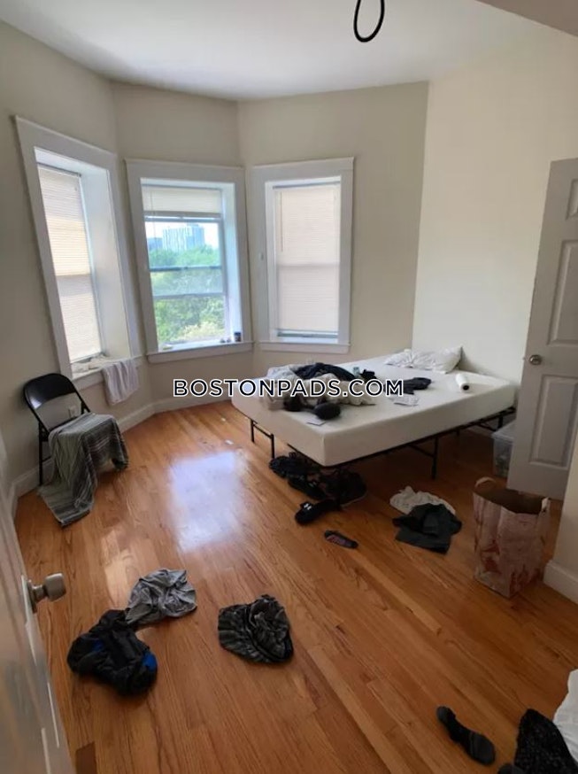Boston - $6,800+ /mo